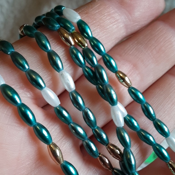 New Handbeaded set by Jes Watters - Picture 5 of 5